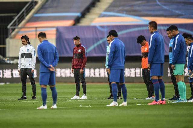 弗格投篮碰到徐杰脸部 杨鸣对着闫军贴脸输出