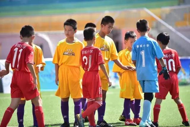 文班5投1中仅得6分马刺负雷霆 开拓者险胜快船