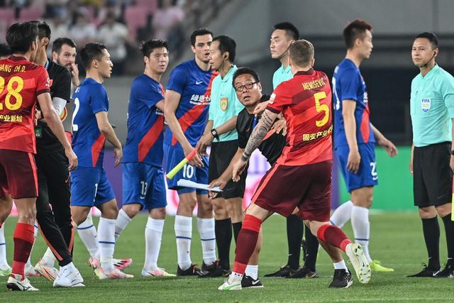 欧冠夺冠赔率：巴萨微弱优势领跑 巴黎力压枪手