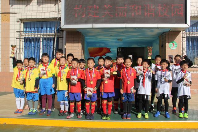 约基奇37+9+8掘金力克活塞 76人险胜爵士3连胜