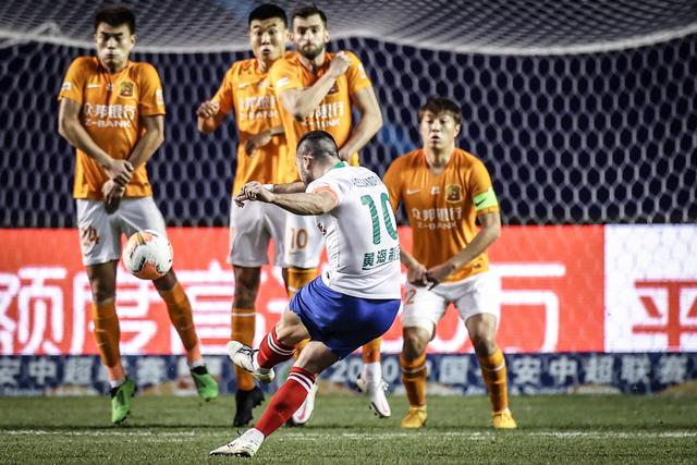 骑士克76人开季13连胜 唐斯46+10尼克斯负公牛